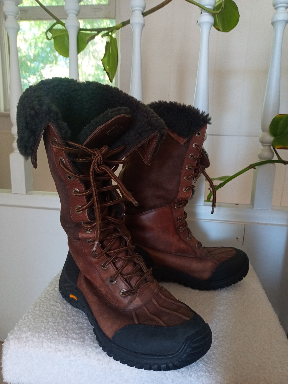 UGG Women's Brown Leather Lace-Up Winter Boots Real Fur